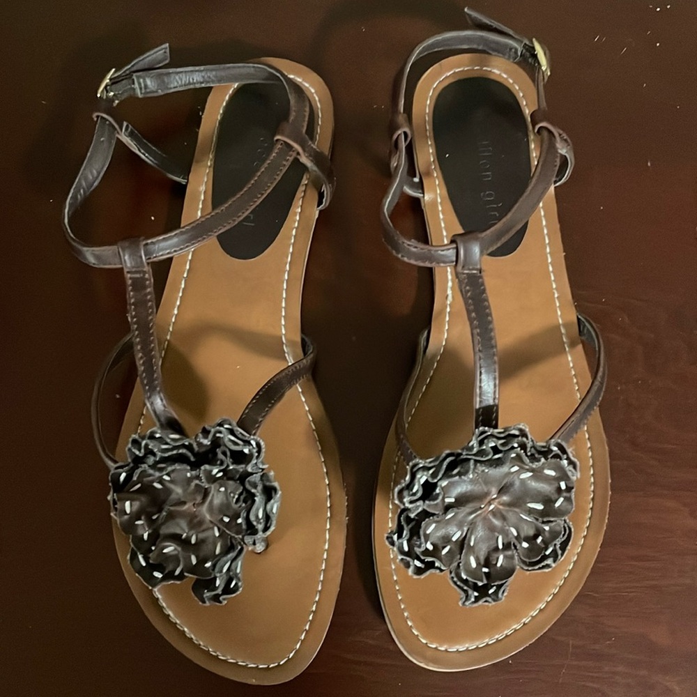 Madden girl Adeline Brown Pari flower sandals flats sz 7